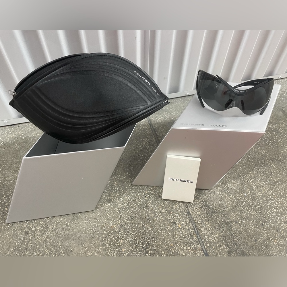 GENTLE MONSTER MUGLER Spiral sunglasses NIB rare + sold out
